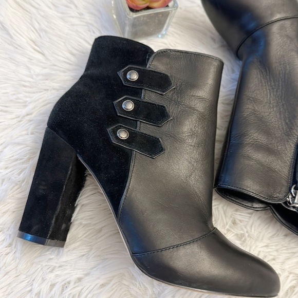 White House Black Market Leather Suede Embellished ankle heel boot women size 7 - Picture 4 of 6